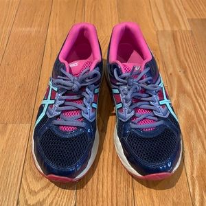 Women’s size 9 ASICS Running Sneaker